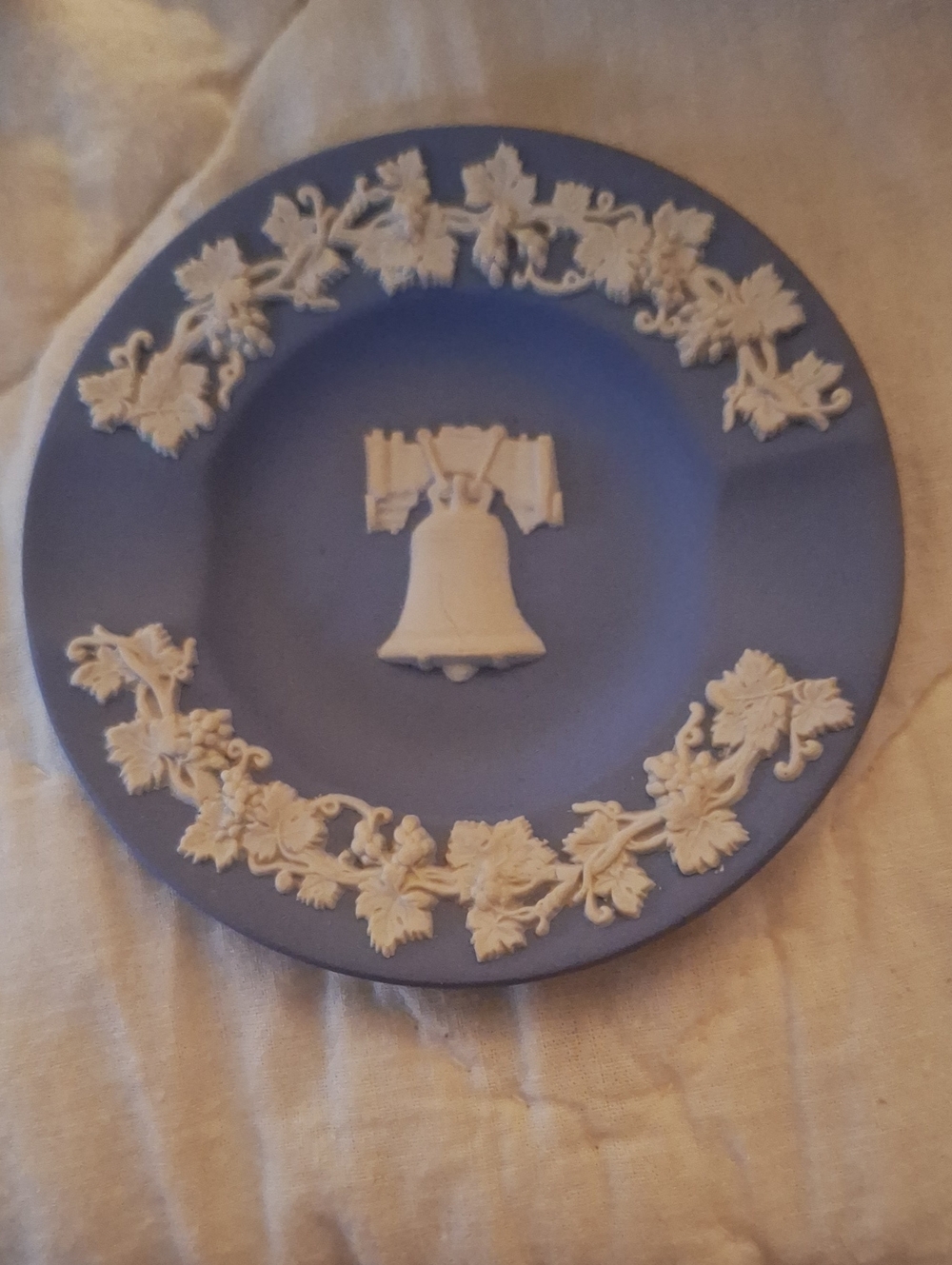 WEDGEWOOD JASPERWARE LIBERTY BELL DISH